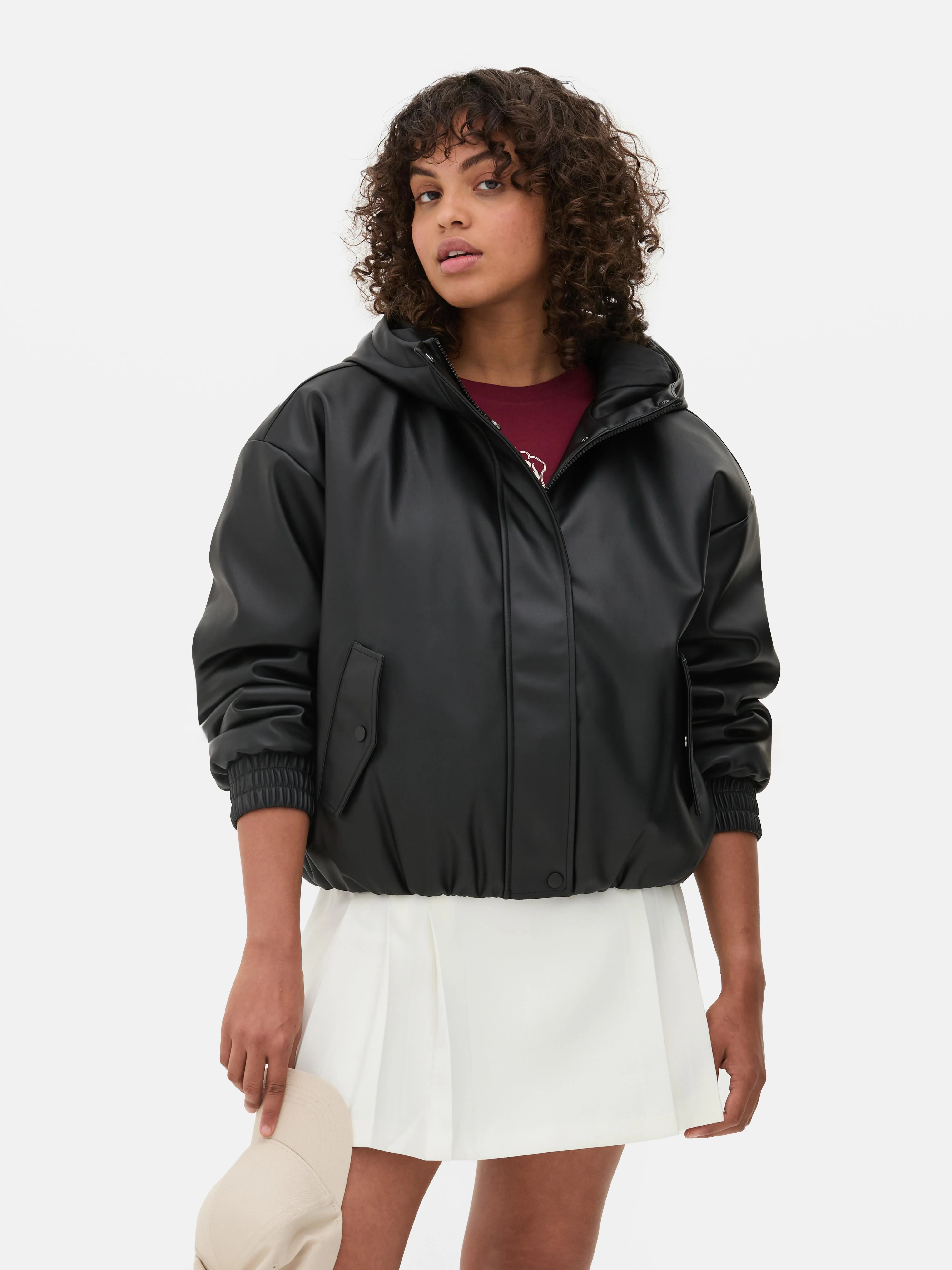 Cappotto corto imbottito in pelle sintetica