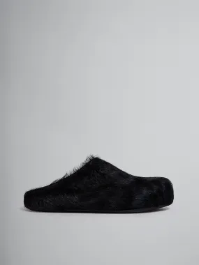 Fussbett Sabot in vitello a pelo lungo nero