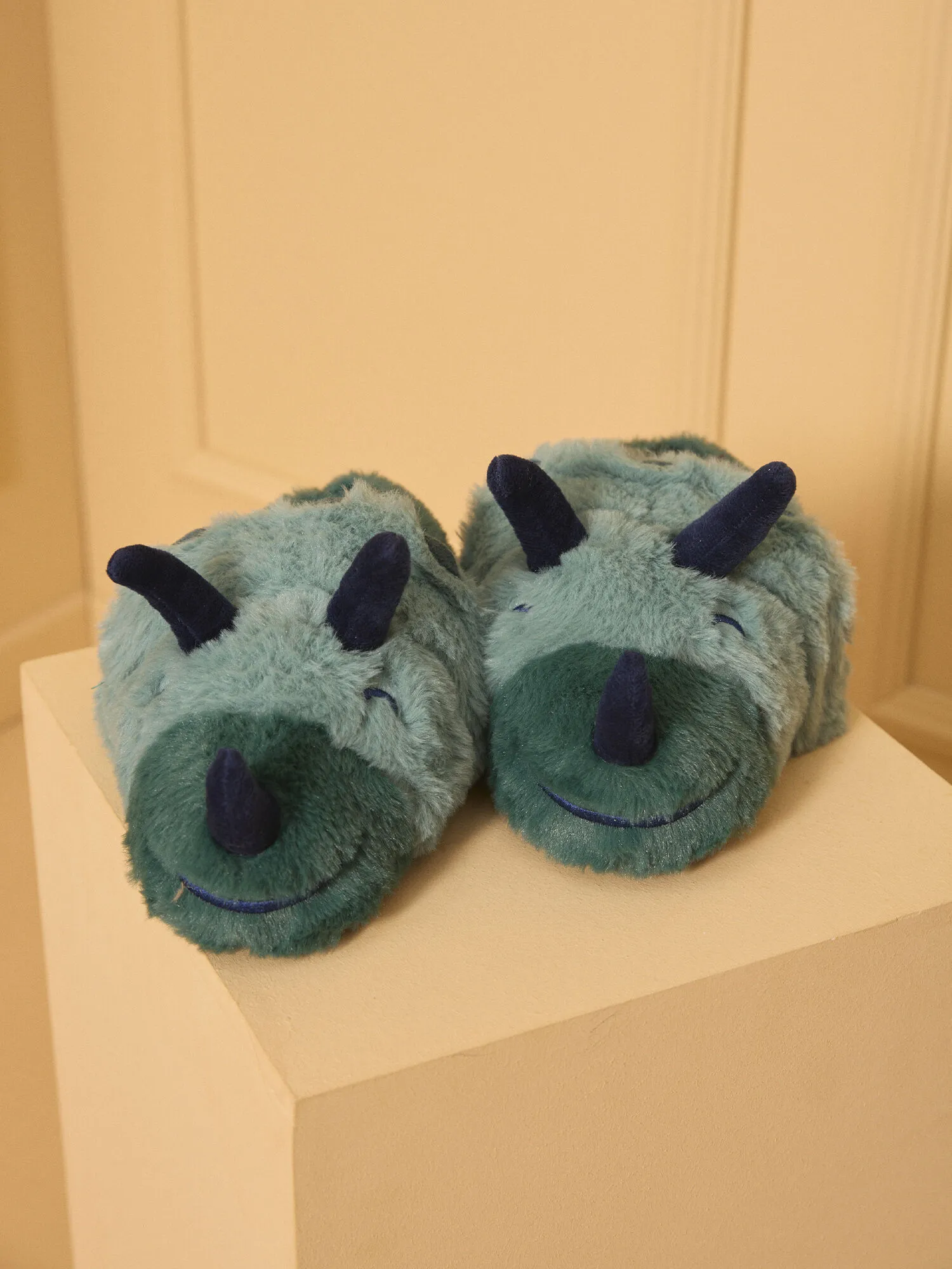 Green SLIPPERS 3D    