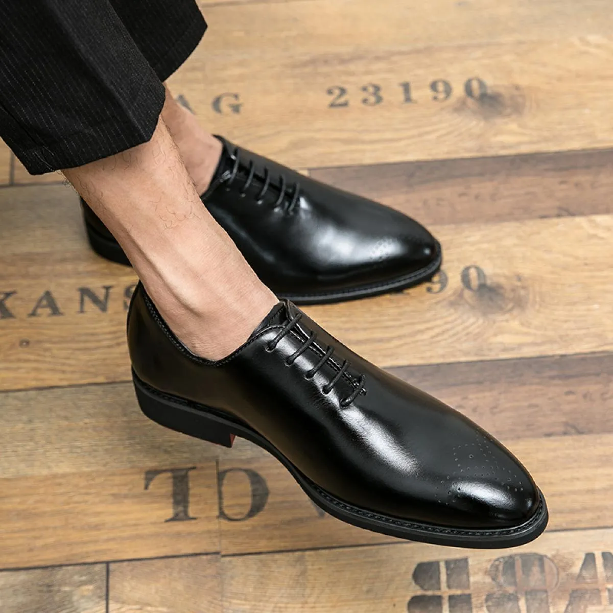 Nuove scarpe oxford con suola rossa per uomo stringate punta tonda scarpe formali da uomo d'affari nere taglia 38 46 spedizione