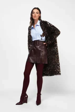  Short skirt with wide belt    